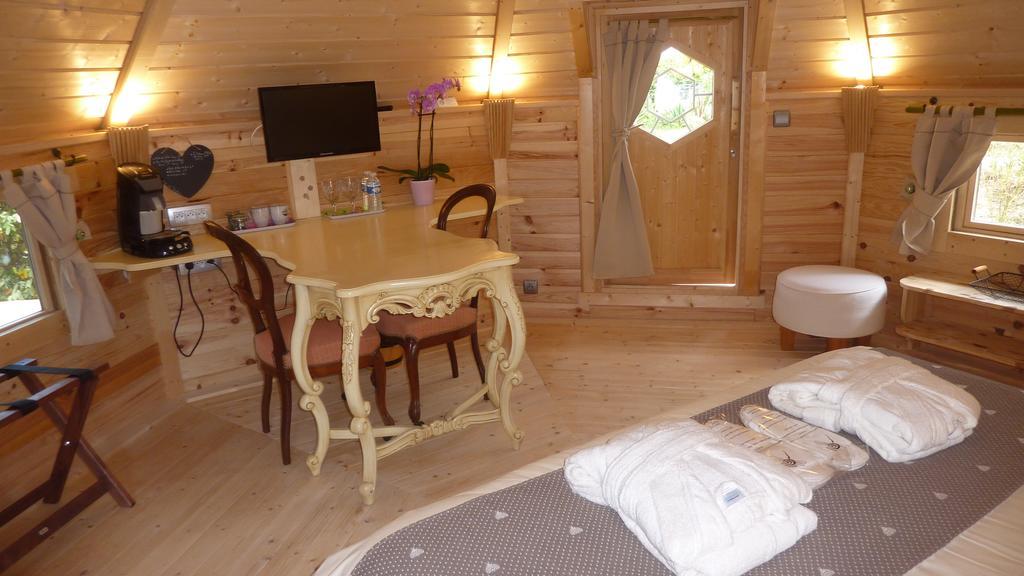 Le Bassin Du Tertre Bed and Breakfast Fronsac  Δωμάτιο φωτογραφία